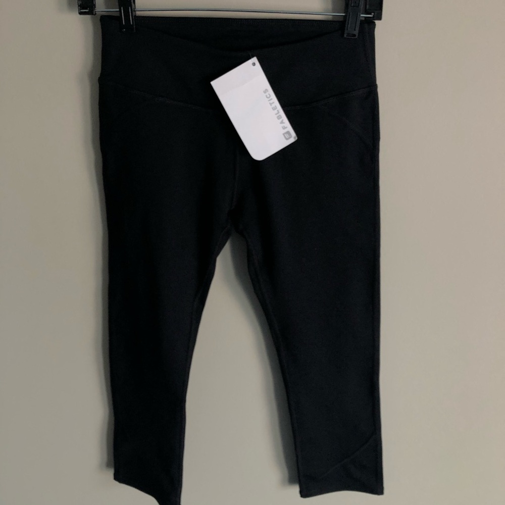 Fabletics Active Capri Leggings New with Tags!